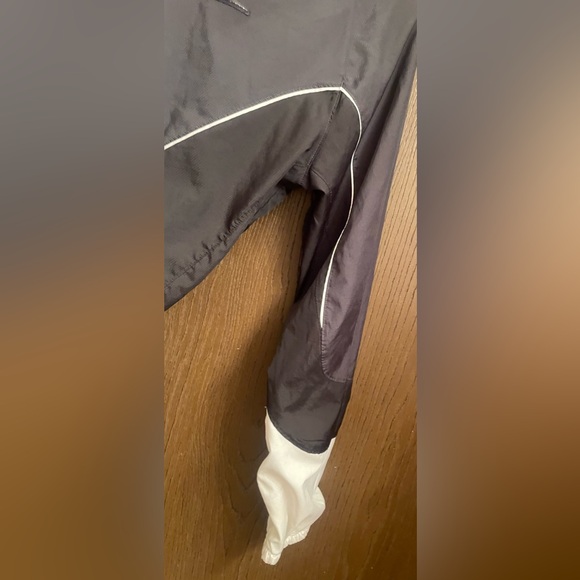 Nike Lightweight Running Jacket Full Zip Windbreaker Grey,Black,White Womens M - Picture 6 of 14